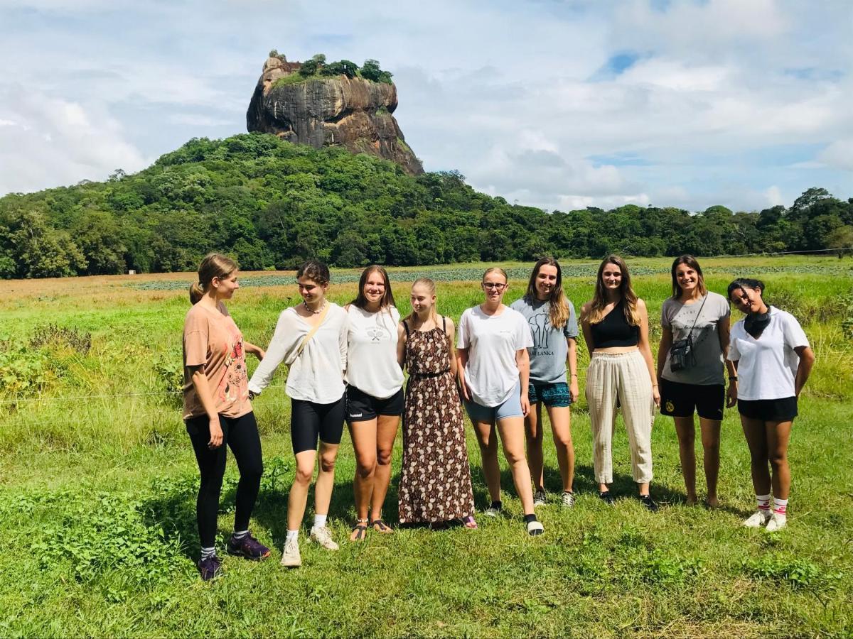 Sigiriya Village Home Stay Luaran gambar